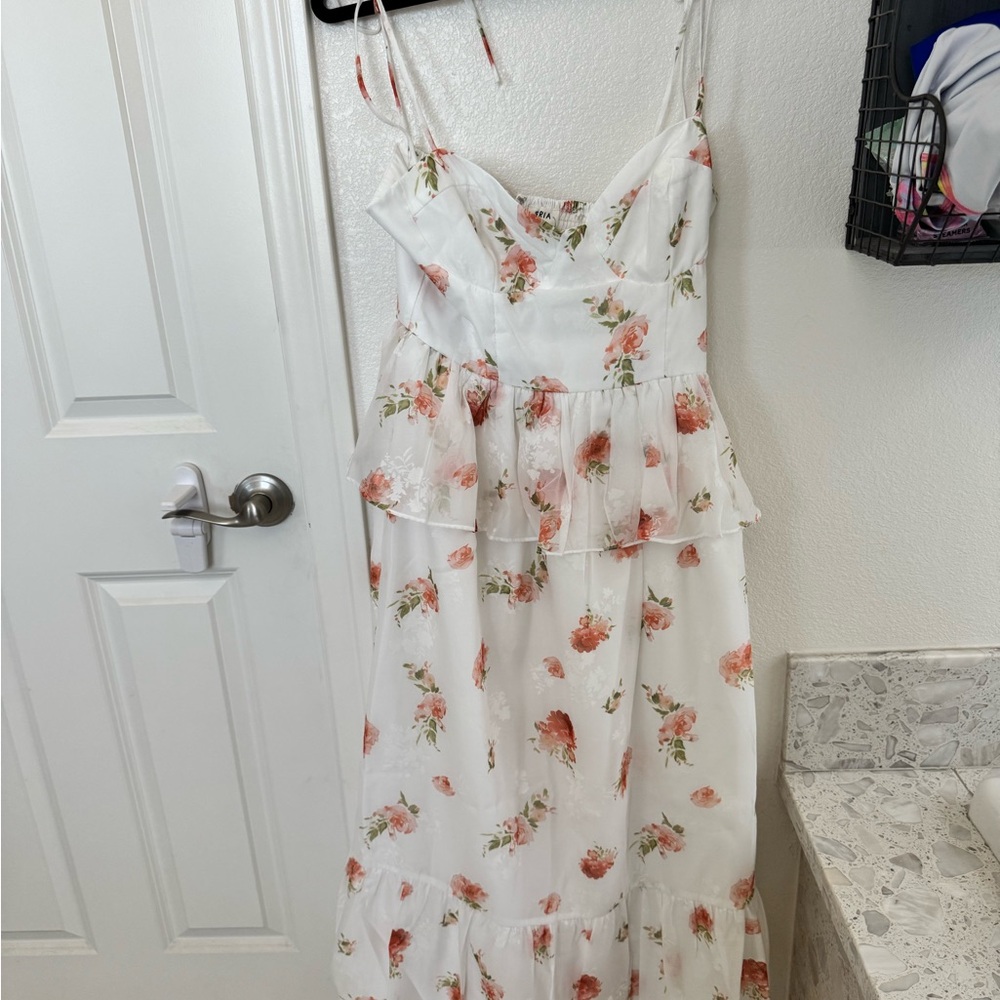 Storia White and Pink Floral Dress